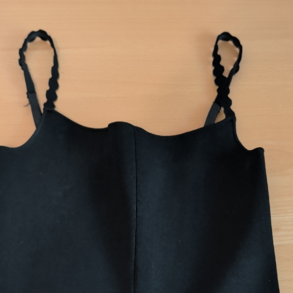 Victoria Beckham Black Sleeveless Jumpsuit - Picture 4 of 4